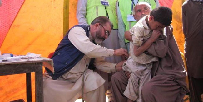 بھوک پھرتی ہے میرے ملک میں ننگے پائوں